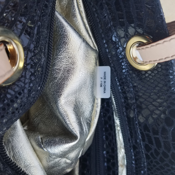 MK. Jet Set Tote Python Embossed Bag F-1106 - Picture 5 of 8